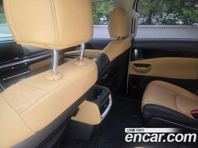Kia Carnival — interior