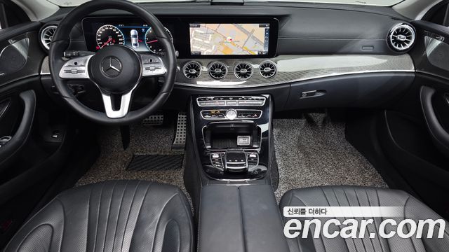 Mercedes-Benz CLS-Class — interior