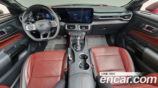 Ford Mustang — interior