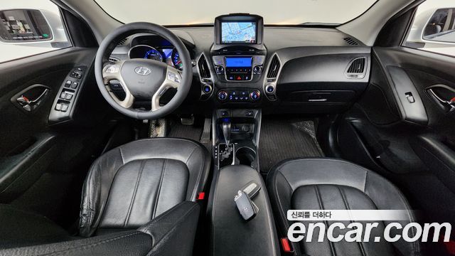 Hyundai Tucson — interior