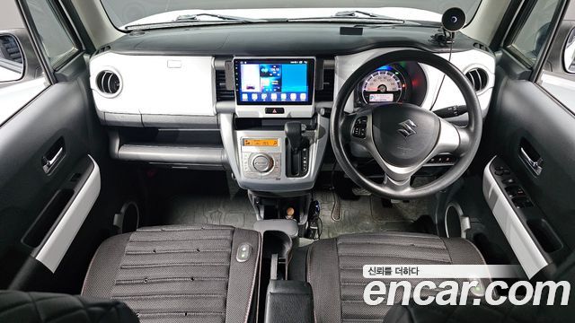 Suzuki Hustler — interior