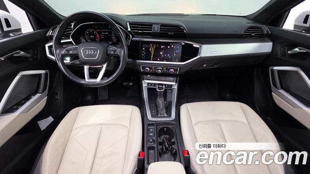 Audi Q3 — interior