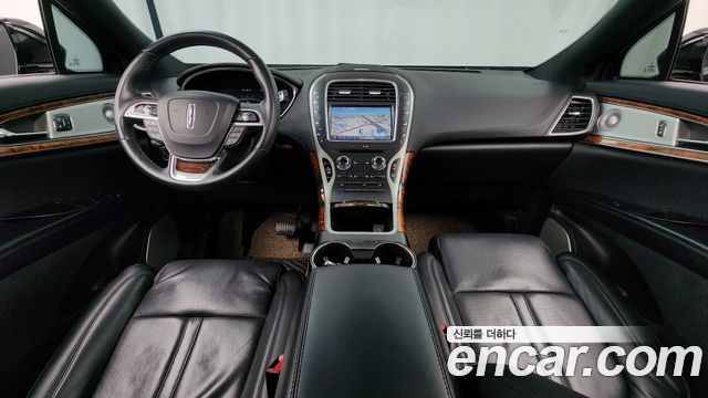 Lincoln Nautilus — interior
