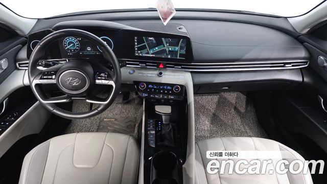 Hyundai Avante — interior