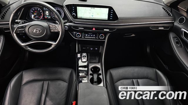 Hyundai Sonata — interior