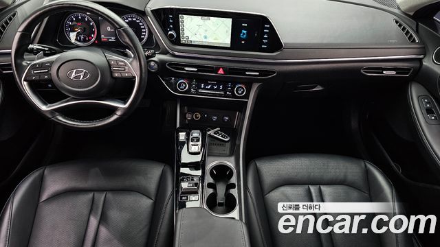 Hyundai Sonata — interior