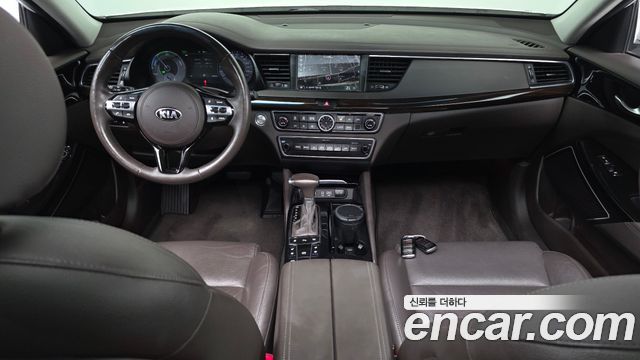 Kia K7 — interior