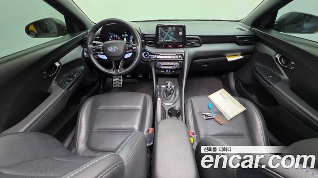 Hyundai Veloster — interior