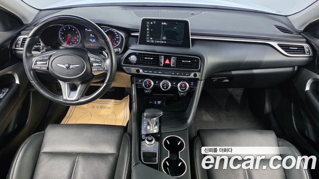 Genesis G70 — interior