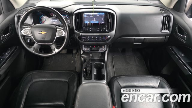 Chevrolet Korea Colorado — interior