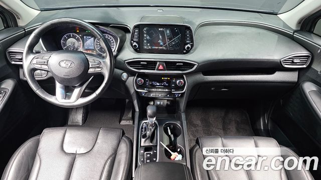 Hyundai Santa Fe — interior