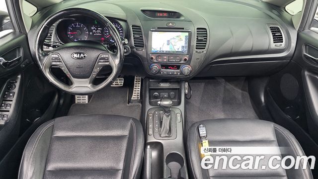 Kia K3 — interior