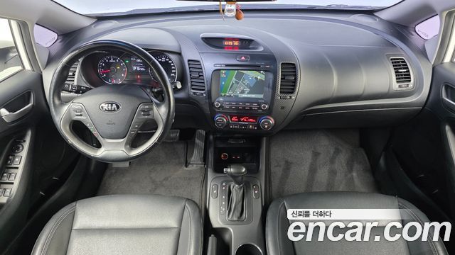 Kia K3 — interior