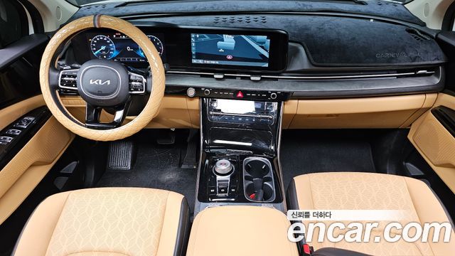 Kia Carnival — interior
