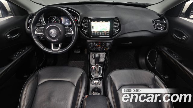 Jeep Compass — interior