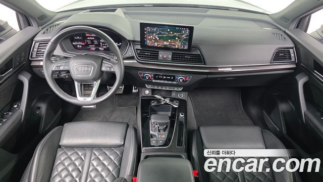 Audi SQ5 — interior