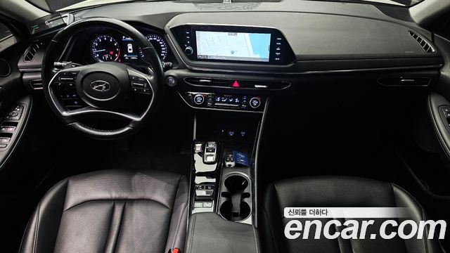 Hyundai Sonata — interior