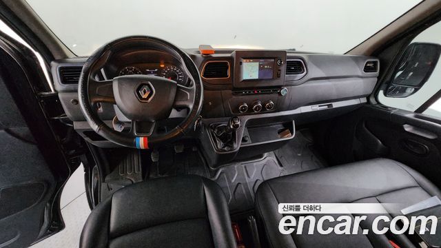 Renault Korea Master — interior