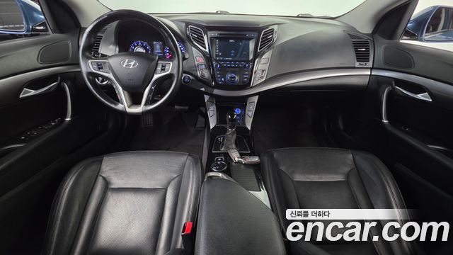 Hyundai i40 — interior