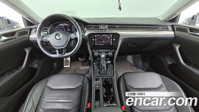 Volkswagen Arteon — interior