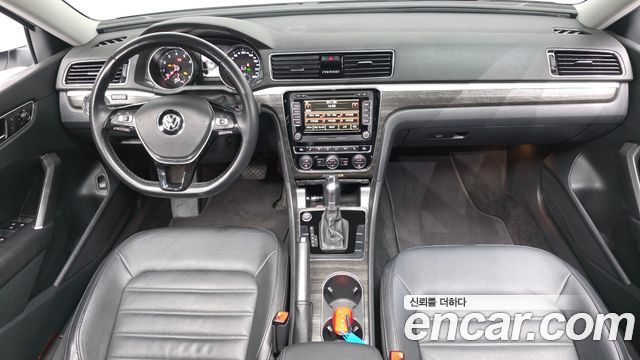 Volkswagen Passat — interior