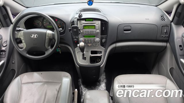 Hyundai Starex — interior