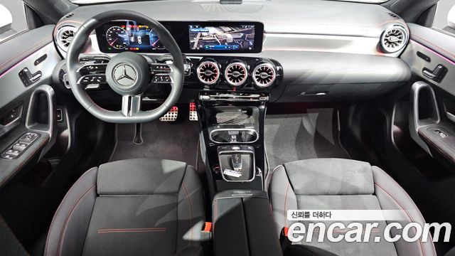 Mercedes-Benz CLA-Class — interior