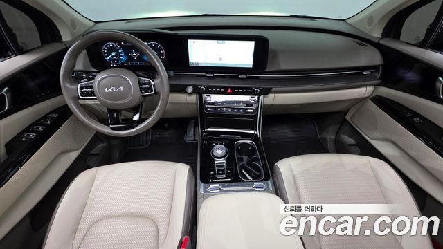 Kia Carnival — interior