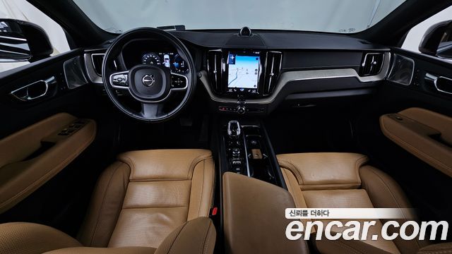 Volvo XC60 — interior