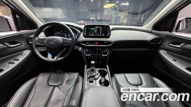 Hyundai Santa Fe — interior