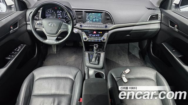 Hyundai Avante — interior