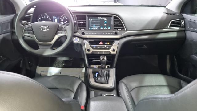 Hyundai Avante — interior