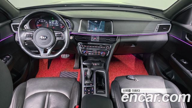 Kia K5 — interior