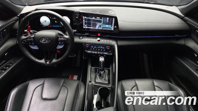 Hyundai Avante — interior