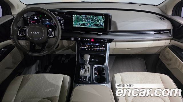Kia Carnival — interior