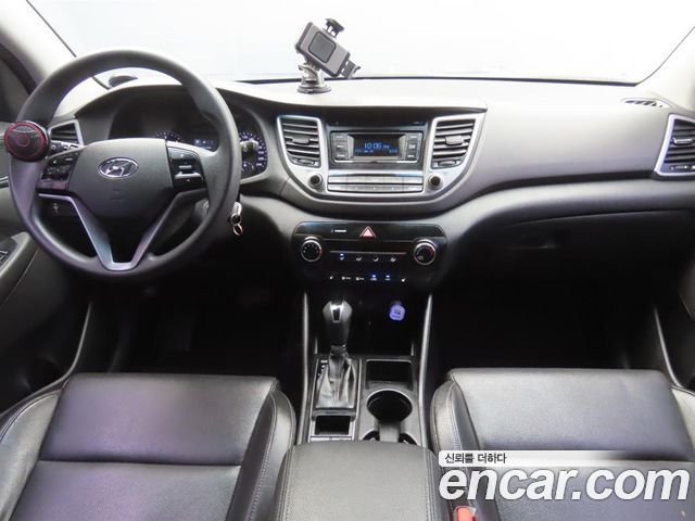 Hyundai Tucson — interior