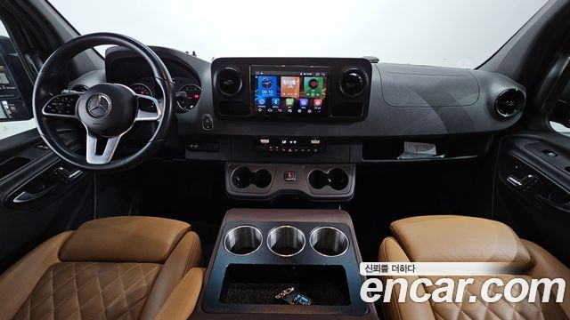 Mercedes-Benz Sprinter — interior