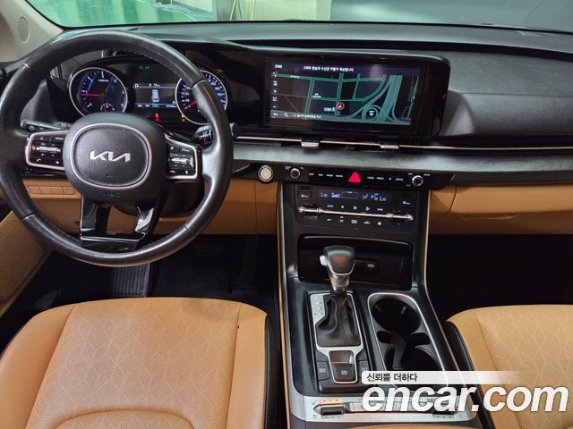 Kia Carnival — interior