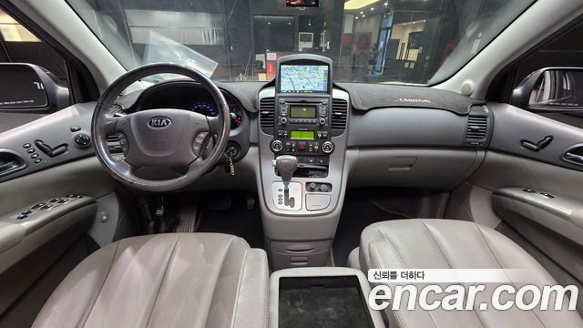 Kia Carnival — interior