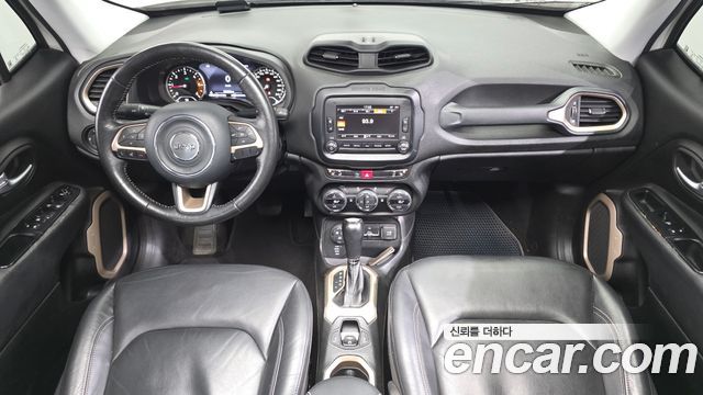 Jeep Renegade — interior