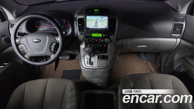 Kia Carnival — interior