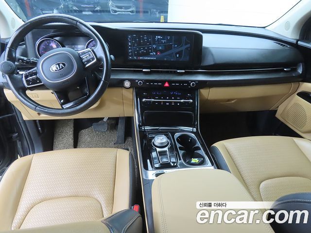 Kia Carnival — interior