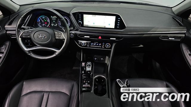 Hyundai Sonata — interior