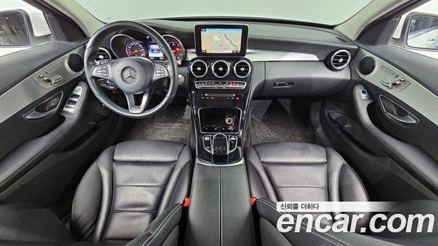 Mercedes-Benz C-Class — interior