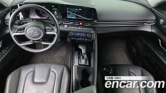 Hyundai Avante — interior