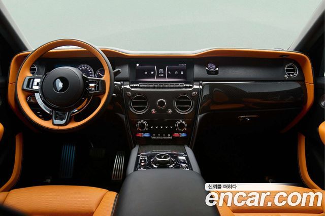 Rolls-Royce Cullinan — interior