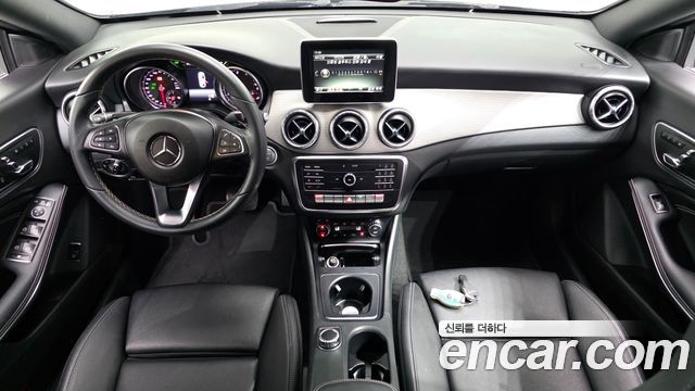 Mercedes-Benz CLA-Class — interior