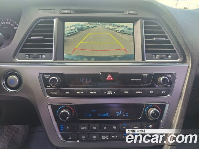 Hyundai Sonata — interior