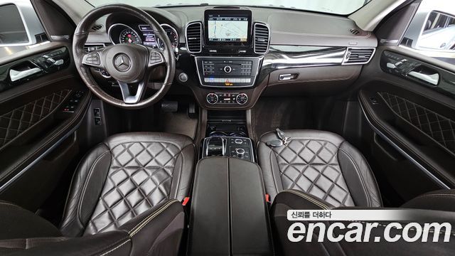 Mercedes-Benz GLS-Class — interior