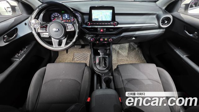 Kia K3 — interior